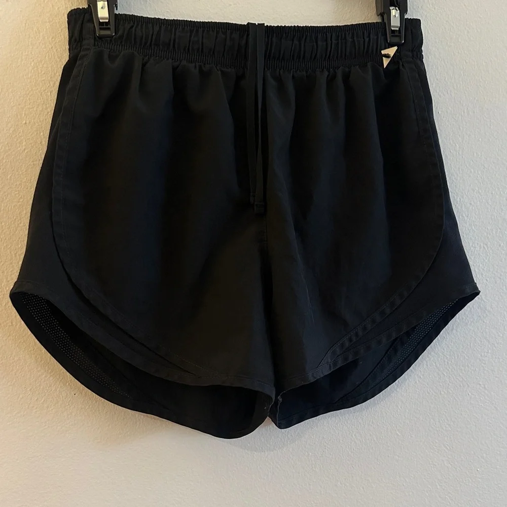 Nike Women's Dark Athletic Shorts- Preloved - Picture 3 of 7